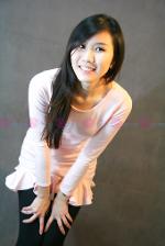 เดรสผ้ายืดแขนยาวสีชมพูคอกลม แต่งระบายชายกระโปรง